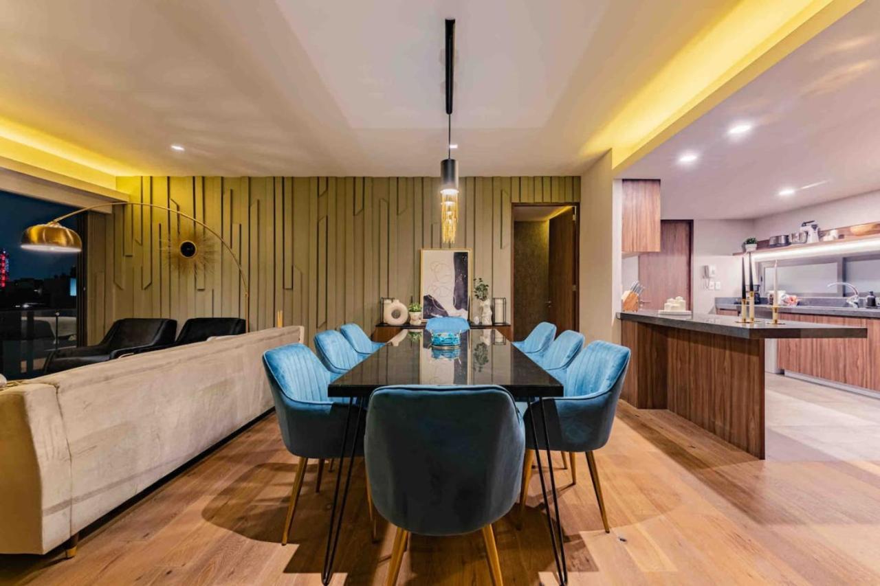 Stylish 3-level Penthouse With Private Rooftop Holiday home